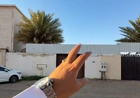 استراحة للبيع في حي الزهور سكاكا — صورة 2